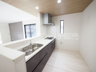 【キッチン】 | 現地写真（キッチン）人気の対面キッチン♪