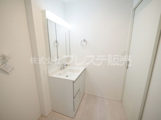 【洗面所】 | 現地写真（洗面）シャワー付き洗面化粧台