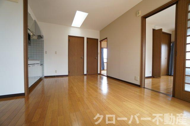グリーンヒルわかばBの居間・リビング