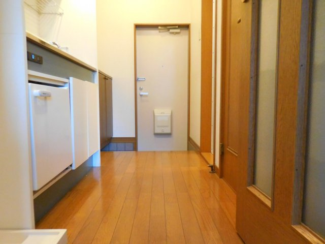 プリマ富田の玄関