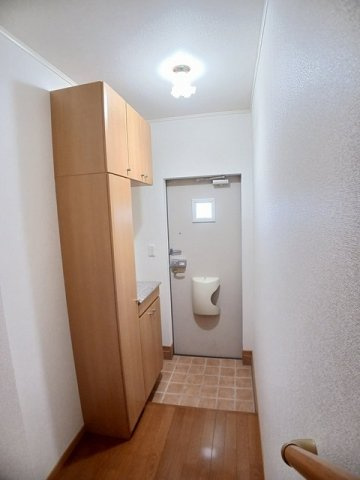 プレシャスコートＫ東松江Ⅰの玄関