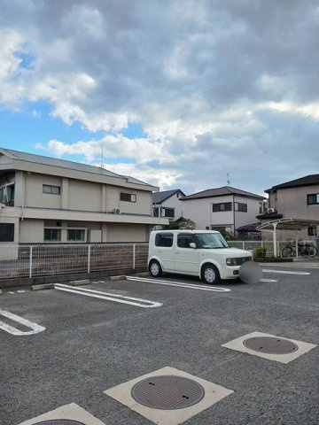 プレシャスコートＫ東松江Ⅰの駐車場