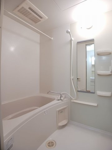 プレシャスコートＫ東松江Ⅰの浴室