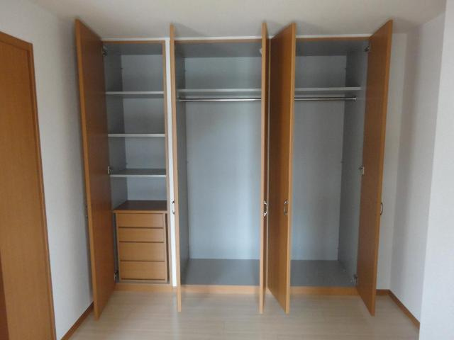 ディベルティ観音寺新町の収納