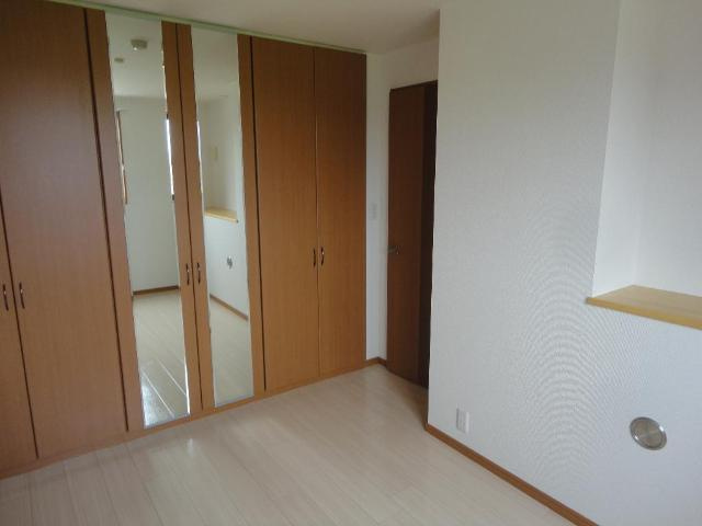 ディベルティ観音寺新町の洋室