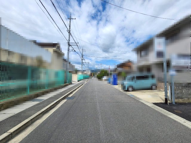 向日市寺戸町八ノ坪の前面道路含む現地写真|大型車両の出入りや駐車計画もしやすいです。