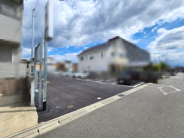 向日市寺戸町八ノ坪の前面道路含む現地写真|集合住宅・クリニック・介護施設などをご検討の方に最適な物件です。