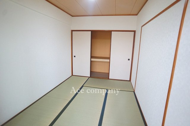 【寝室】 | ユニハイム平野北 | 【和室6帖】畳表替え、襖張替え済みです☆押し入れ完備です♪