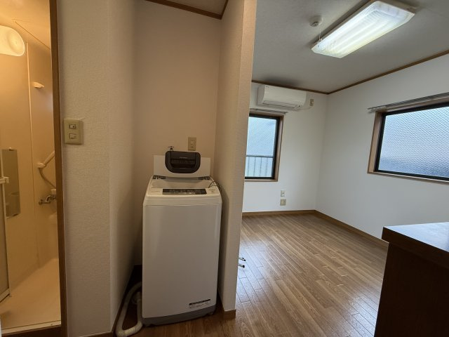 府中市紅葉丘３丁目のアパートの内装