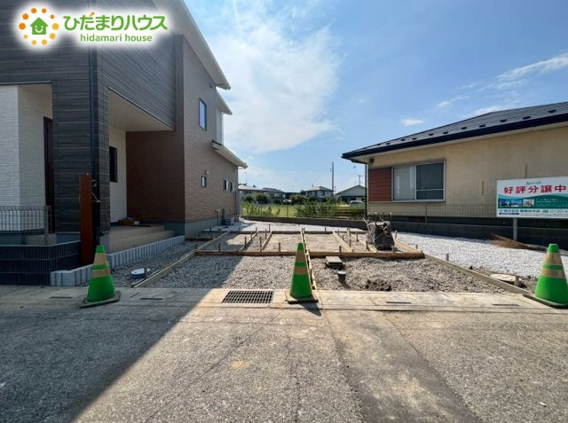 熊谷市小島　第1期　新築一戸建て　ワイウッドコート　01の駐車場|急な来客時にも安心な、並列駐車2台まで可能です(*^-^*)			
