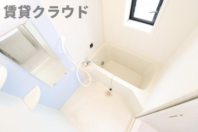 グランウエストの浴室|きれいな玄関です