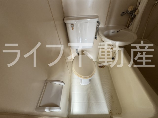 MJメゾン下小阪のトイレ|ゆったりとした空間のトイレです