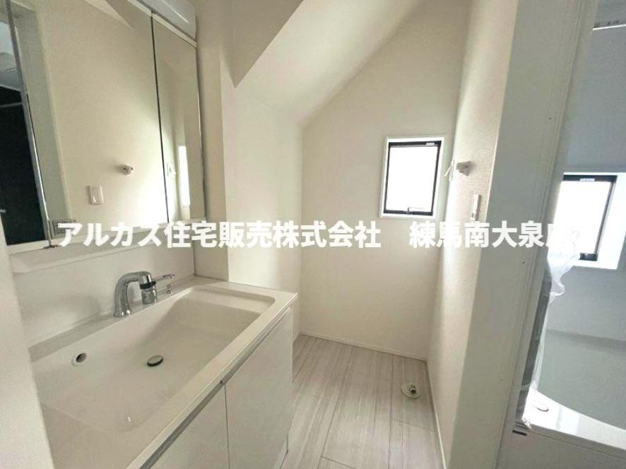 西東京市下保谷1丁目　新築一戸建　西武池袋線　保谷の洗面所