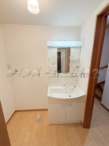 仲介手数料（賃料の1.10ヵ月）の50％OFF対象物件！の洗面所|広い洗面スペース