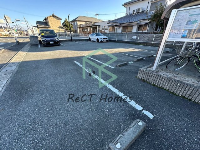 アゼリア大善の駐車場