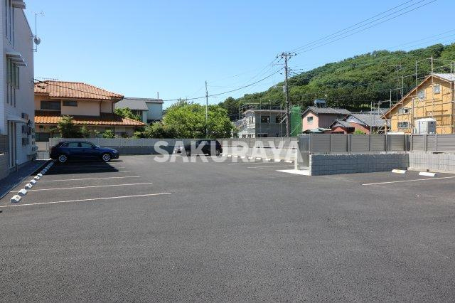 アリスティオの駐車場