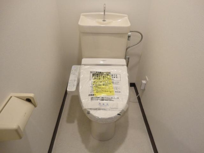 【トイレ】 | サンハイツ | 温水洗浄便座付きです。