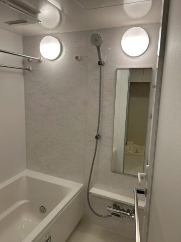 コンフォリア・リヴ東池袋の浴室