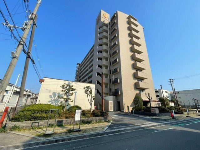 キングマンション鴻池の外観|新しい生活にいかがでしょうか？外観はお住まいの顔になります。こだわりたいポイントですね。水回りリフォームやリノベーションも承ってます。
■現地見学・資金計画相談・住宅ローン相談もお問合せ受付中■