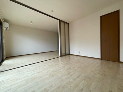 【洋室】 | フローラルコート | 洋室 ６帖