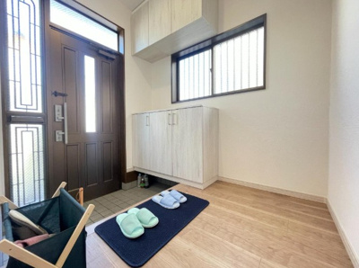 【玄関】 | 海老名市杉久保南3丁目 中古戸建 全1棟