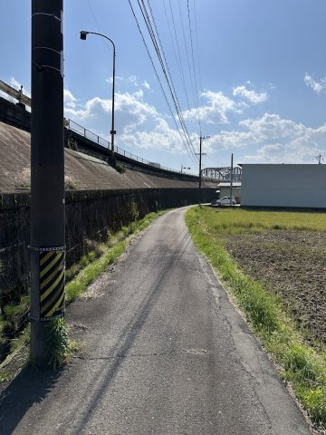 土地　茶屋新田の前面道路含む現地写真