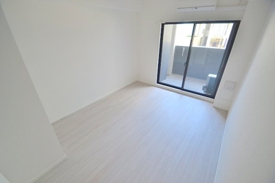 【居間・リビング】 | La Douceur新大阪 | 使いやすいリビングです