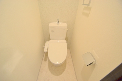 【トイレ】 | La Douceur新大阪 | 落ち着いたトイレです