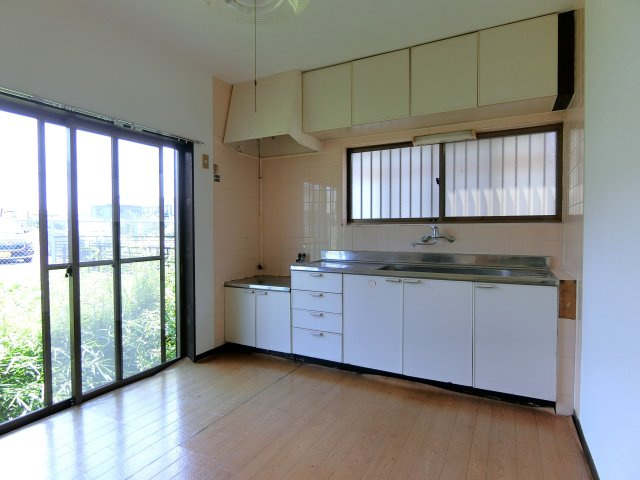 大網白里市南横川貸家の居間・リビング