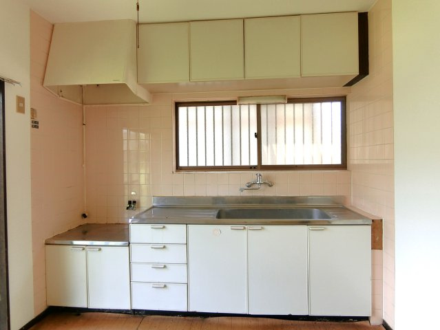 大網白里市南横川貸家のキッチン