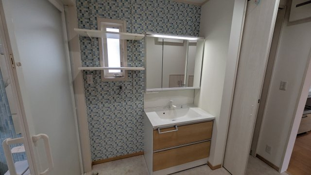 中古住宅　下西郷2丁目の独立洗面台