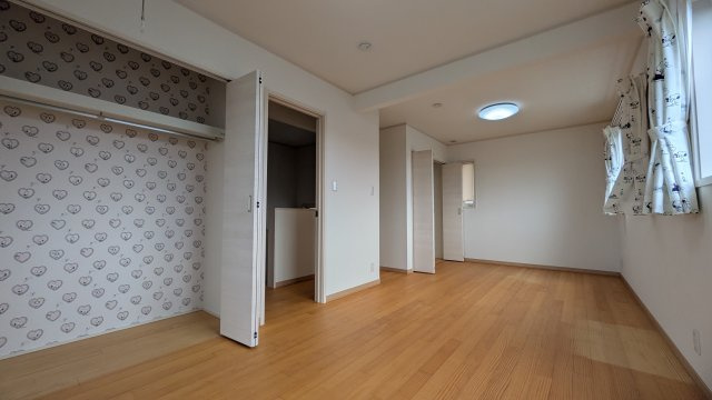 中古住宅　下西郷2丁目の洋室