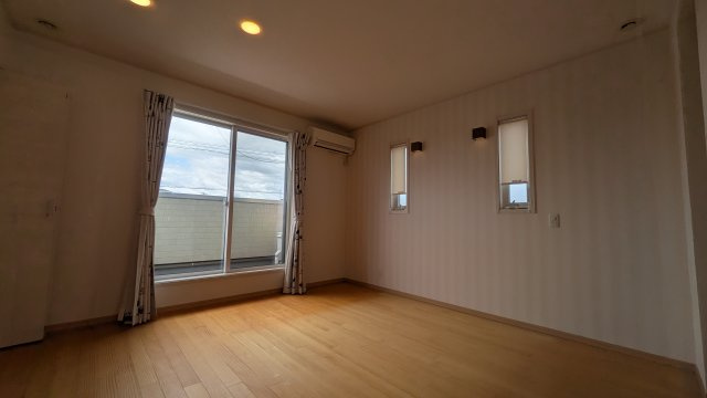 中古住宅　下西郷2丁目の洋室