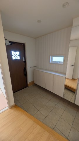 中古住宅　下西郷2丁目の玄関