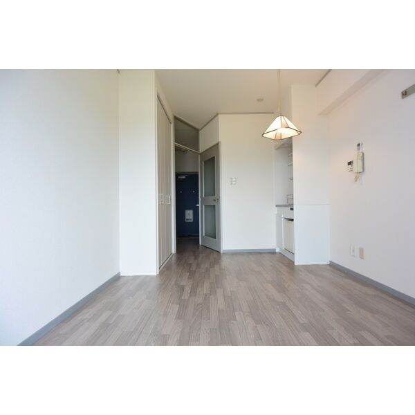 ハッピーコート栄町の居間・リビング