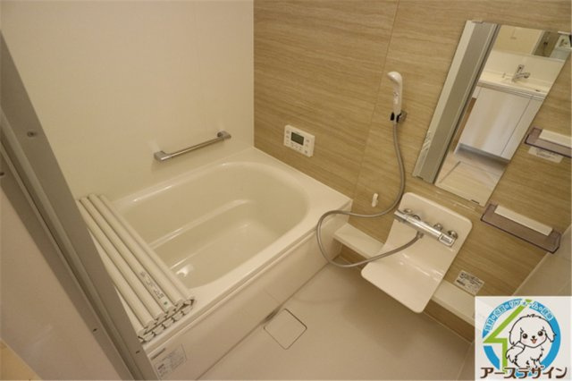 サニーDハウス芝町　イーストの浴室|パース写真