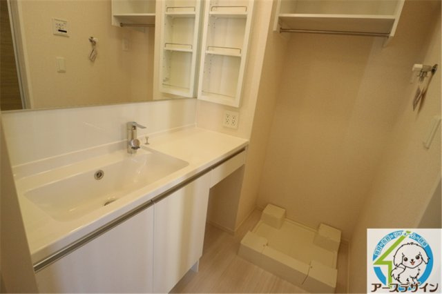 サニーDハウス芝町　イーストの独立洗面台|パース写真