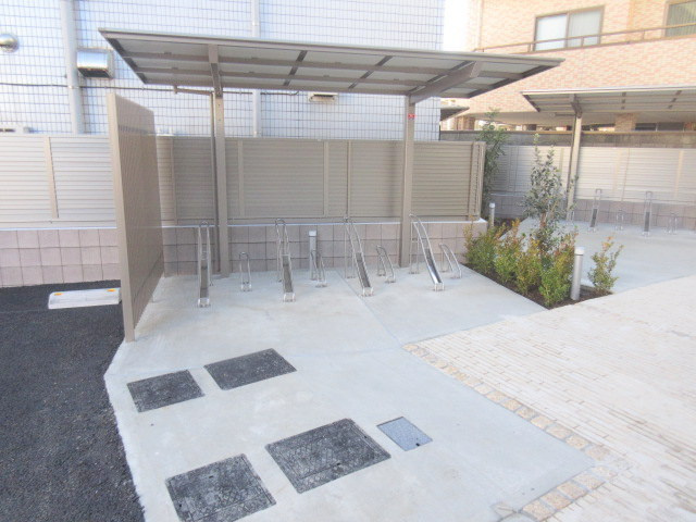 ＮｅｗＳａｆｏｌｅ西新井のその他共用部分|★屋根付き駐輪場★