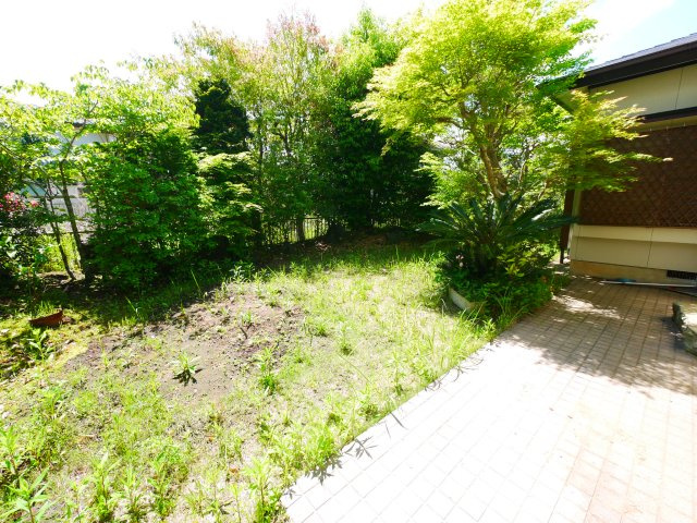 大網白里市永田　中古住宅の庭|敷地約98坪 ５DK　JR外房線大網駅徒歩約19分 リビング防音 カーポート2台 ユニットバス