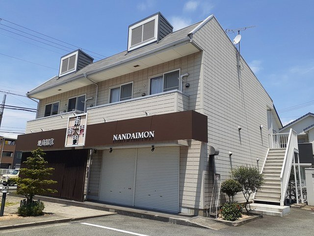 プラザ亀山の外観