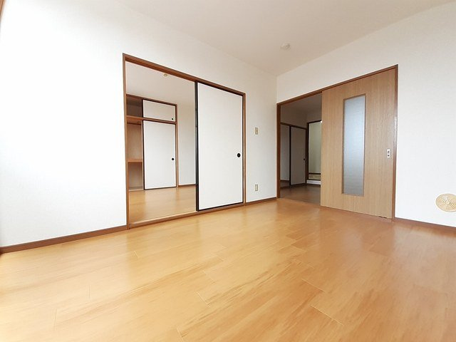 プラザ亀山の内装