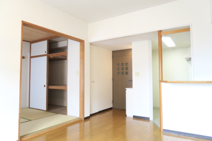 川口幸町パーク・ホームズの居間・リビング|別号室の参考写真です。