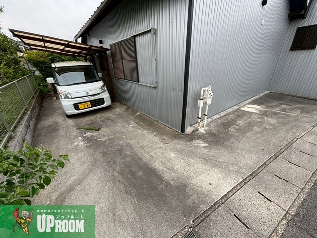 坂下町戸建の駐車場