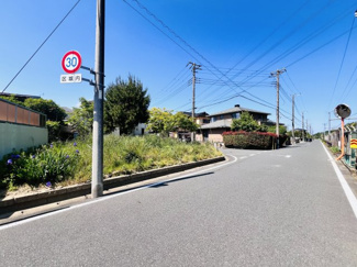 【前面道路含む現地写真】