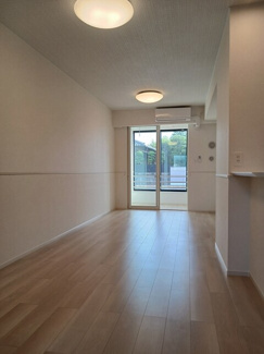 【居間・リビング】 | フリーデ　ガーデン　Ⅰ | 居室・リビング