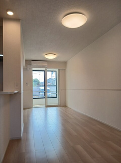 【居間・リビング】 | フリーデ　ガーデン　Ⅰ | 居室・リビング