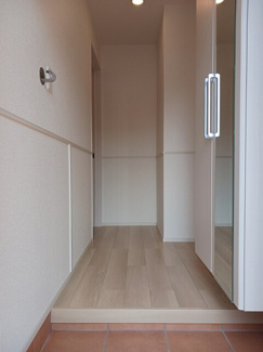 【玄関】 | フリーデ　ガーデン　Ⅰ | 玄関