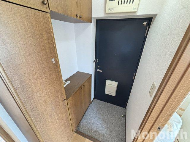 ロイヤルアイフティの玄関