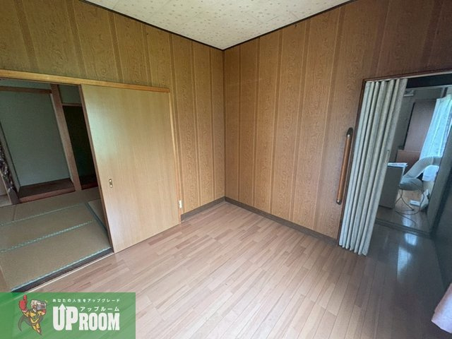 高蔵寺町北２丁目貸家の洋室