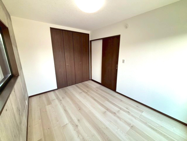 西伊敷4丁目　新築戸建て①の洋室|全居室収納なので収納に困りません。